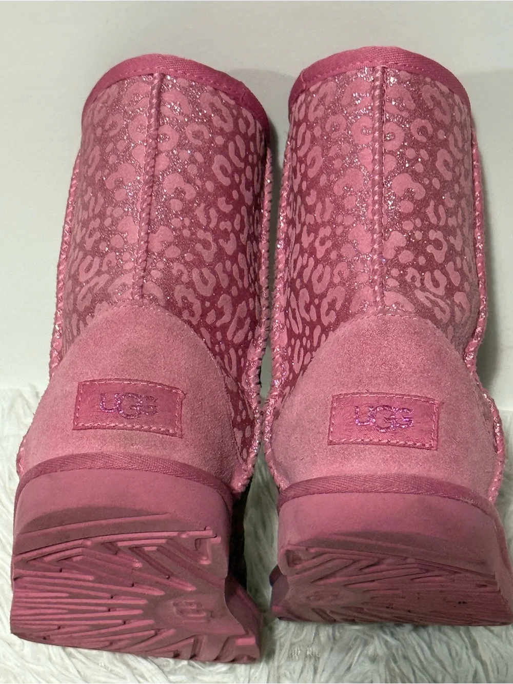 UGG  Girls Classic II Pink Glitter Leopard  Boots Size:3
